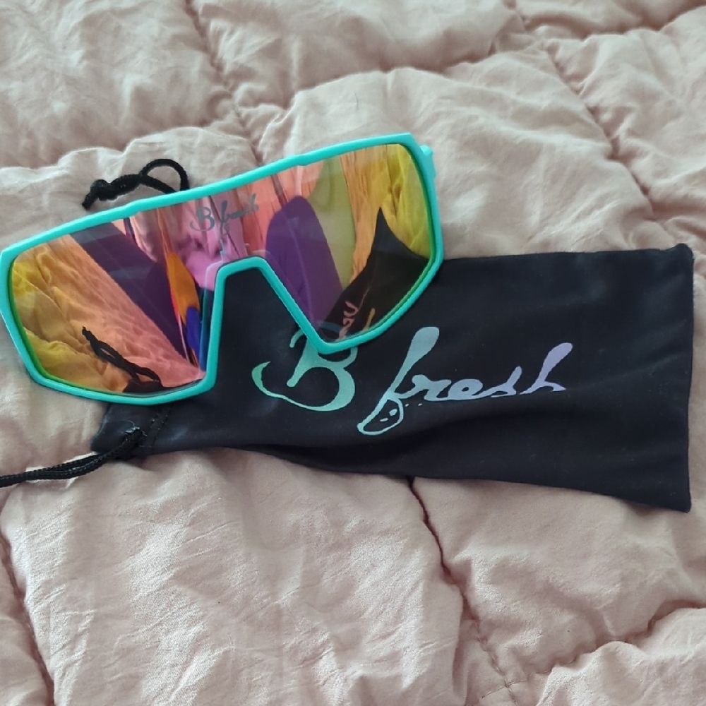 B Fresh Multicolor Sunglasses with Case